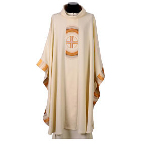 Chasuble avec croix motif circulaire