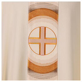 Chasuble avec croix motif circulaire