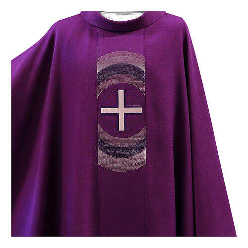Chasuble avec croix motif circulaire 11