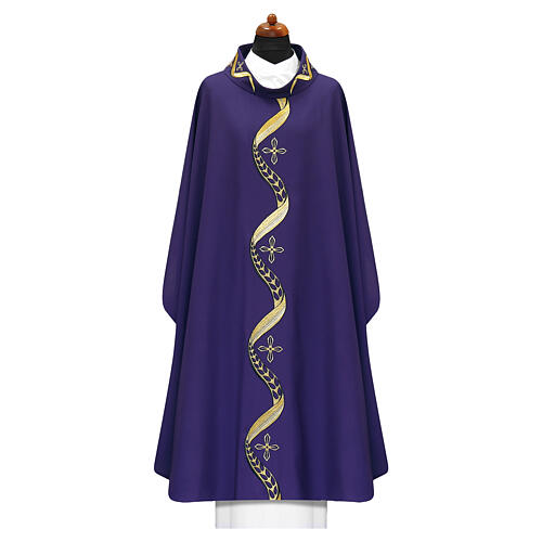 Chasuble motif ondulé croix brodée 7