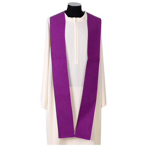 Chasuble with cross and trim details 10