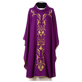 Chasuble with grape and wheat embroideries in gold thread