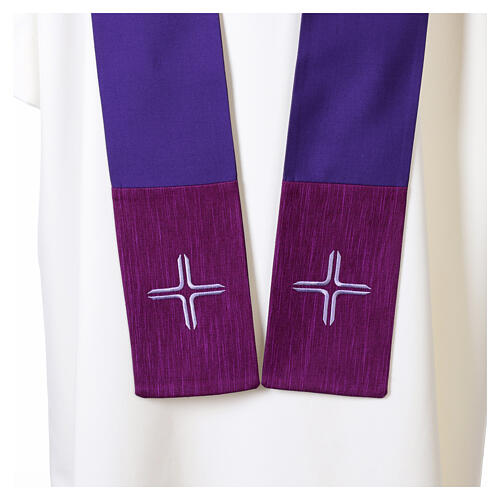 Chasuble with stylized crosses and stripes 16
