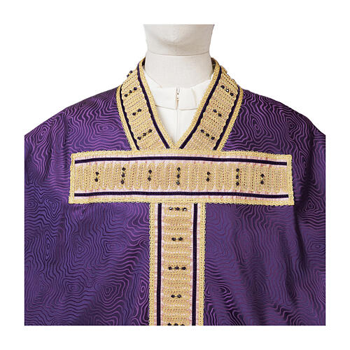 Ivory-coloured silk chasuble with golden Tau cross by Vebi Confezioni 9