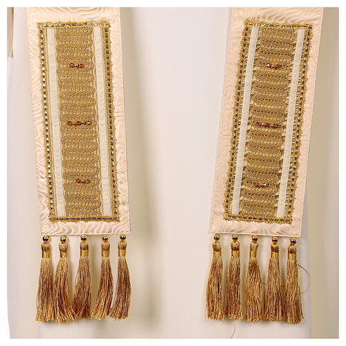 Ivory-coloured silk chasuble with golden Tau cross by Vebi Confezioni 14