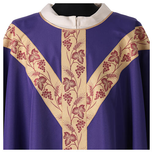 Chasuble with Y-shaped galloon, wheat and grape pattern, by Vebi Confezioni 7