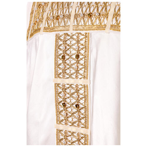 Chasuble of 100% silk with golden orphrey by Vebi Confezioni, "Première" collection 5