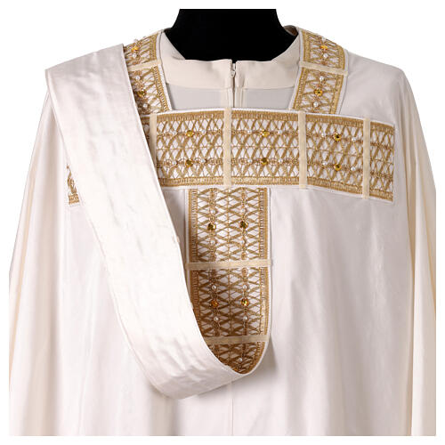 Chasuble of 100% silk with golden orphrey by Vebi Confezioni, "Première" collection 8
