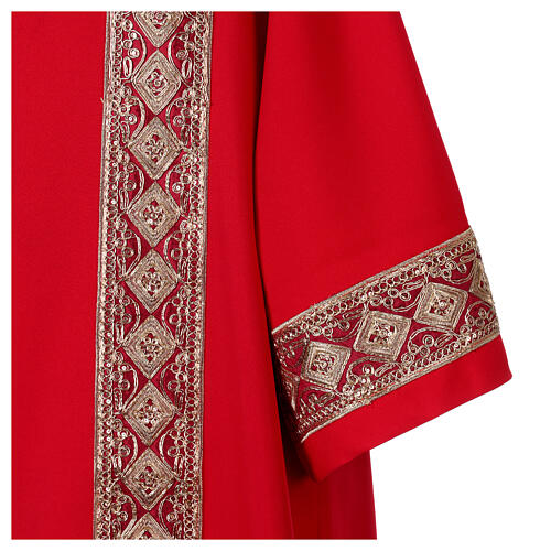 Polyester dalmatic with golden appliqué border 5