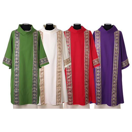 Dalmatique en polyester avec bordure dorée appliquée 1