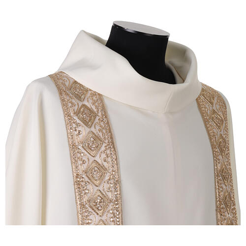 Dalmatique en polyester avec bordure dorée appliquée 8