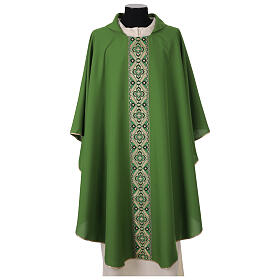 Kasel aus Polyester mit geometrischem Mittelstab – Kreuzmotiv in Schwarz und Gold