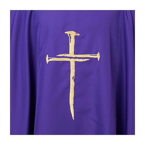 Kasel mit Innenstola und Schalkragen, aus Polyester – Motiv Kreuz aus Nägeln in Goldstickerei, Vebi Confezioni 2