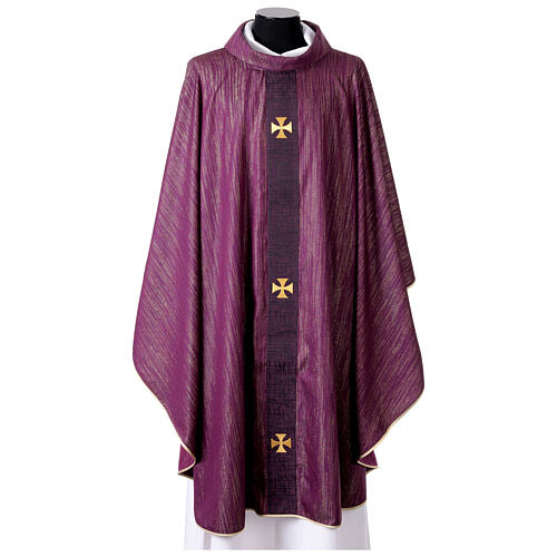 Casulla Gamma de poliéster y viscosa con seis cruces bordadas 10