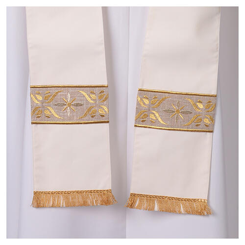 Chasuble Gamma galon brodé machine motifs floraux en or 14