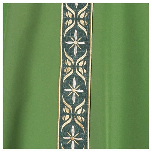 Chasuble with central panel Gamma floral motifs in gold machine-embroidered 3