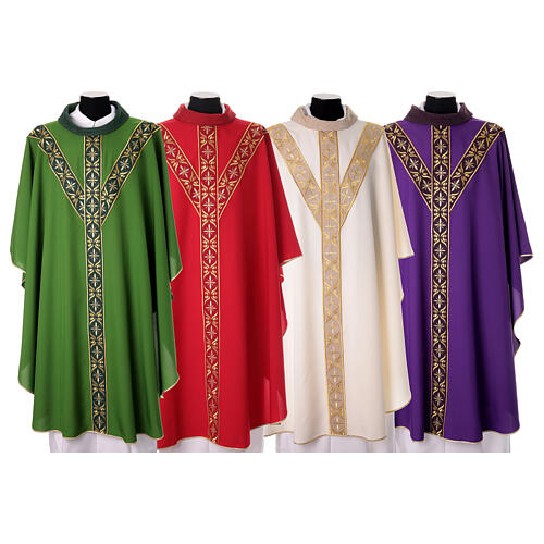 Chasuble with Saint Andrew's cross, floral embroideries and golden thread by Gamma 1