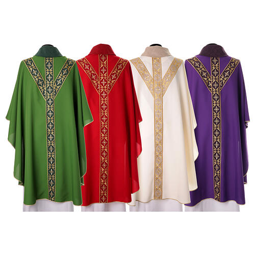 Chasuble with Saint Andrew's cross, floral embroideries and golden thread by Gamma 13