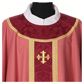 Chasuble Slabbinck rose damas avec croix brodée