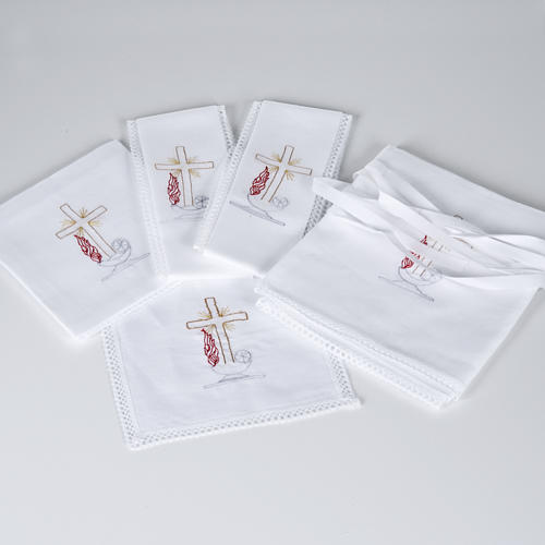 Mass linens with amice, cross and lamp 1
