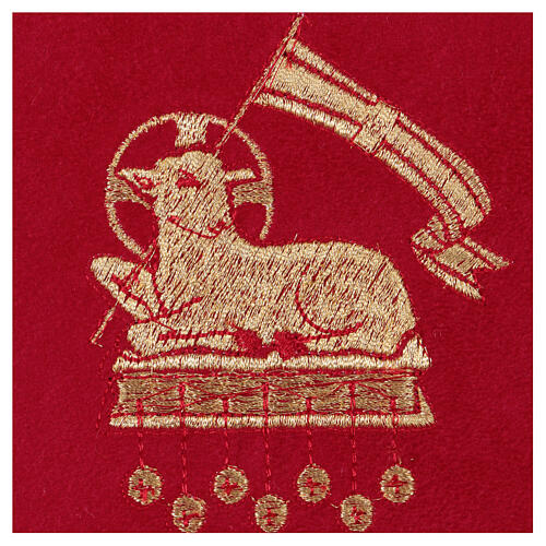 Nakrycie na kielich usztywniane, z wizerunkiem baranka na czerwonej tkaninie flokowanej 2