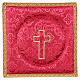 Nakrycie na kielich usztywniane, z haftem krzyża na czerwonej tkaninie adamaszkowej s1
