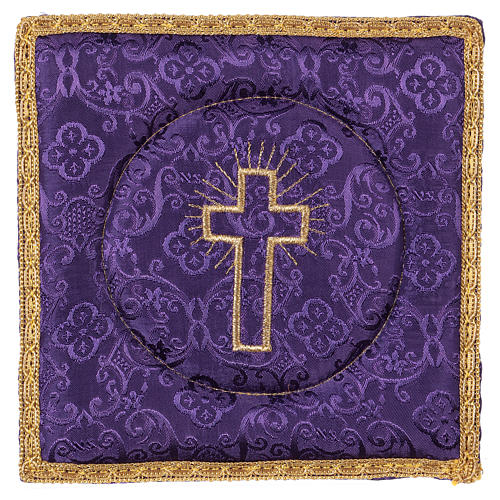 Palla, verstärkt, violetter Stoff mit Damaskmusterung, Stickerei Kreuz 1