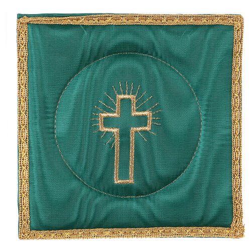 Nakrycie na kielich z krzyżem na satynie, zielony kolor 1