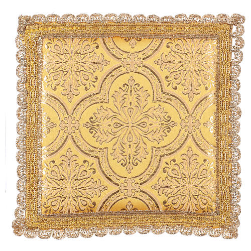 Chalice veil (pall) with cross embroidery on yellow brocade 1