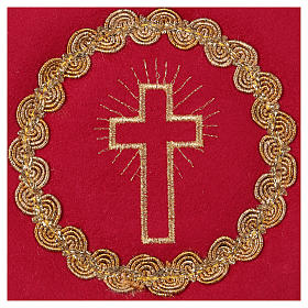 Palla, verstärkt, roter angerauter Stoff, Stickerei Kreuz, Zierband