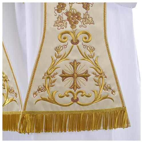 Clergy Stole in satin, machine embroidered with fringes and tassels Gamma 2