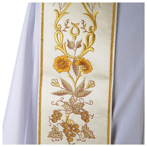 Clergy Stole in satin, machine embroidered with fringes and tassels Gamma 4