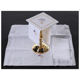 Kelchwäsche-Set, Trauben- und JHS-Symbol als Stickerei, aus Leinen, Baumwolle und Viskose – 4-teilig