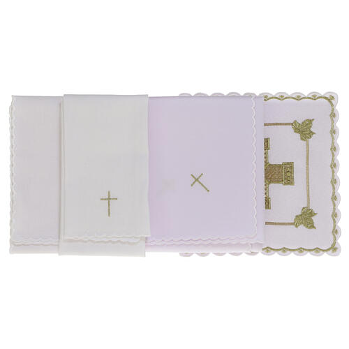 Conjunto de missa branco In Primis com cruz dourada bordada 2
