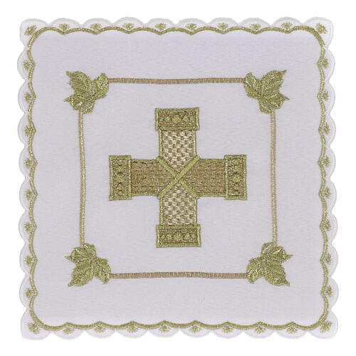White cotton blend Mass linens in Primis with embroidered gold cross 1