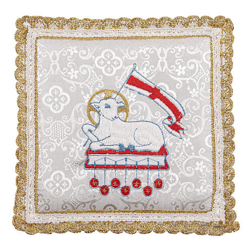 Lamb chalice pall with seven seals in white satin with gold embroidery 15x15 cm 1