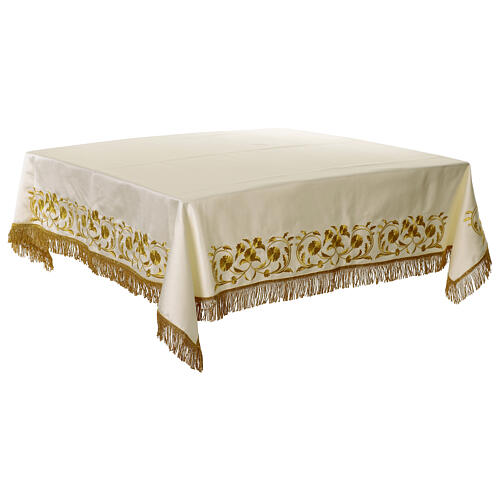 Ivory-coloured altar cloth with fringe, embroidered on 4 sides, 39 x 63 in 5