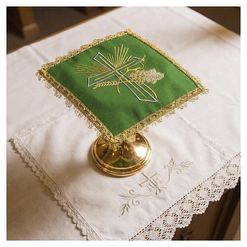 Palla liturgica copricalice con croce uva e spighe ricamate 2