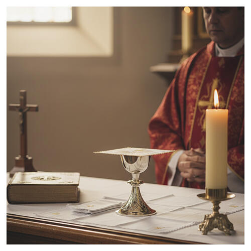 Set liturgique en lin avec symbole du Saint-Esprit 2