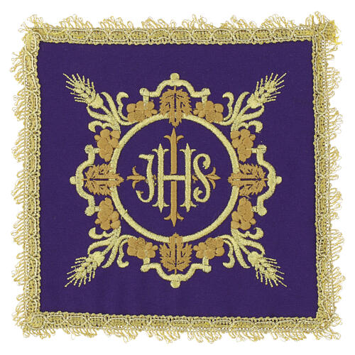 Mass chalice pall with IHS embroidery and gold baroque decoration 6