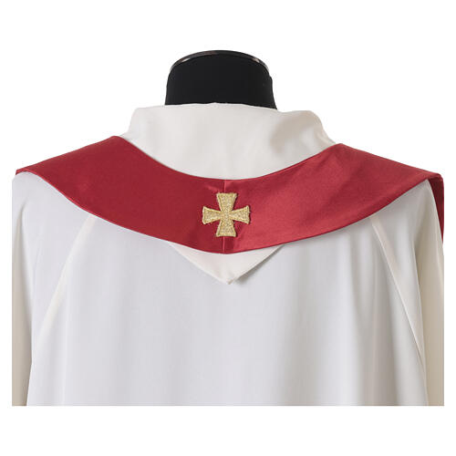 Chape satin lustré croix dorée avec rinceaux 7