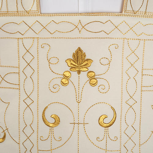 Roman chasuble with golden embroidery 2
