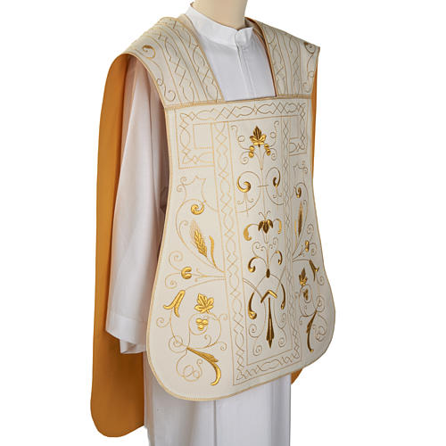 Roman chasuble with golden embroidery 4