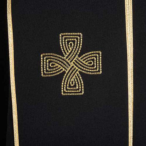 Chape liturgique croix dorées, noire violette 4