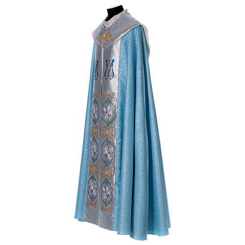 Chape liturgique 100% polyester bleu clair initiales mariales 3
