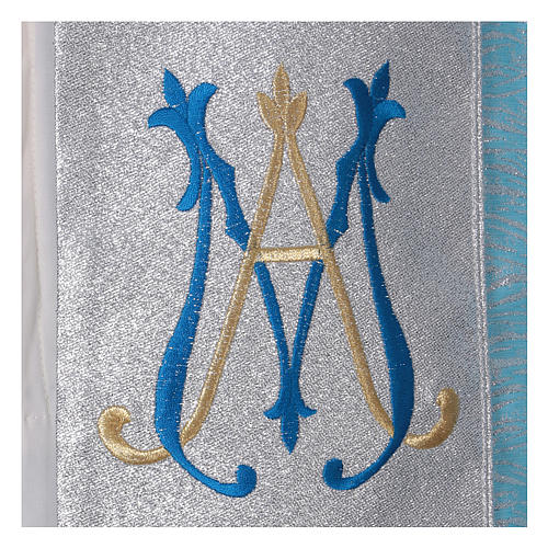 Chape liturgique 100% polyester bleu clair initiales mariales 4