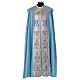 Chape liturgique 100% polyester bleu clair initiales mariales s1