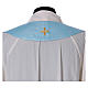 Chape liturgique 100% polyester bleu clair initiales mariales s9