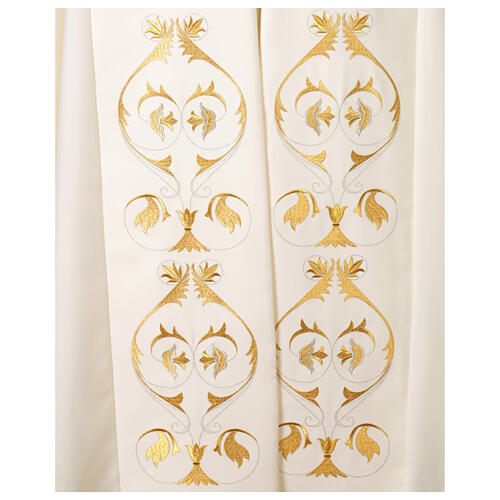 Cope cape with rich embroidery in Vatican fabric 7