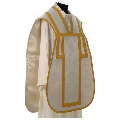 Roman chasuble in damask fabric with satin lining and golden braided edges Gamma 4
